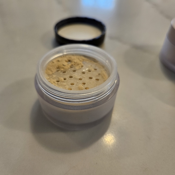 Laura Mercier Translucent Setting Powder Mini Set - Picture 4 of 7